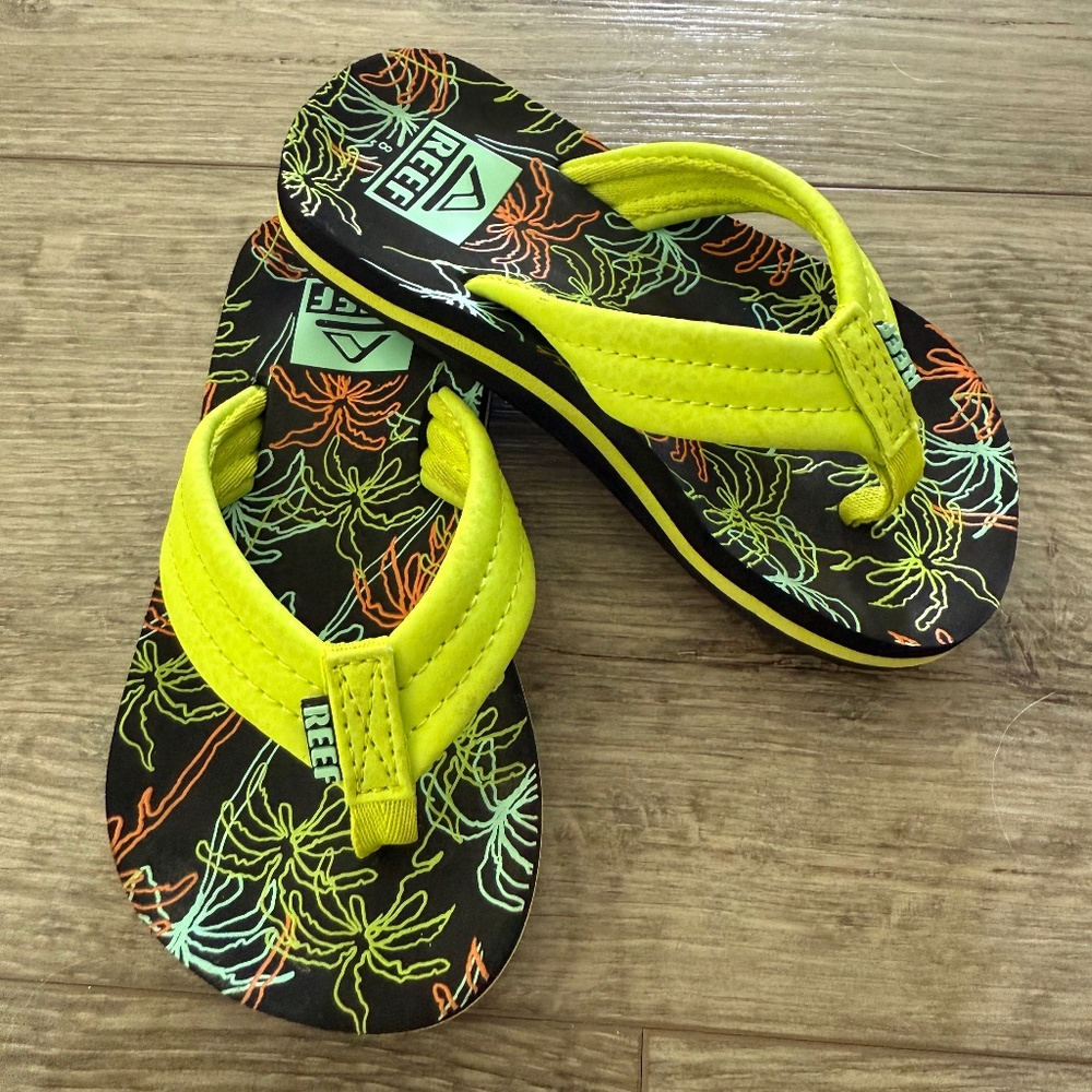 Toddler Reef Sandals, lightly worn
